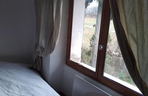 Aups House | Cozy 5-Person Retreat at Equestrian Farm - Pet Friendly