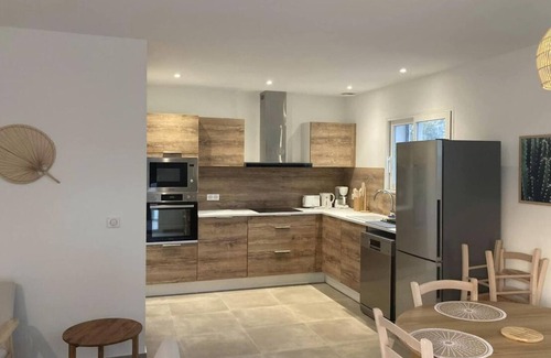 Ghisonaccia House | Family Home Steps from the Beach with Spa & Breakfast