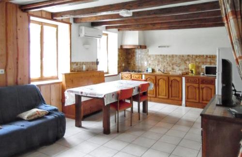 Septmoncel House | Charming Maison with Garden & Free Wi-Fi in Septmoncel