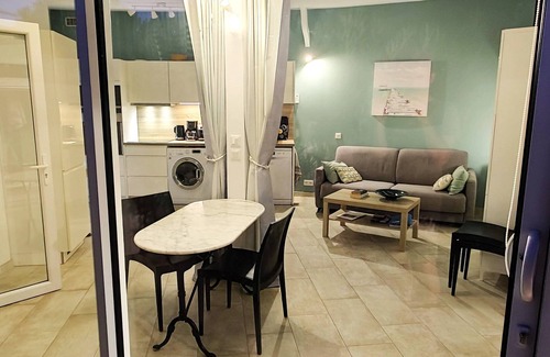 Torreilles-Plage House | Guest Rated 9.8: Maison Jardin with Oceanfront Views