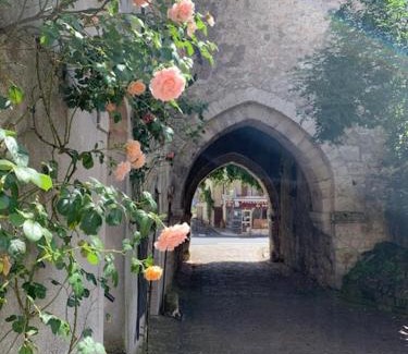 Mennetou-sur-Cher House | Discover Maison Jeanne d’Arc: Family-Friendly and Top Rated