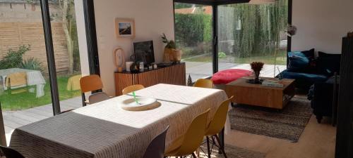 Ambleteuse House | Discover Maison Joli Soir: Child-Friendly Retreat in Ambleteuse