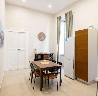 Quartieri Spagnoli Apartment | Elegant Maison Julie: 4-Star Stay with Breakfast Included