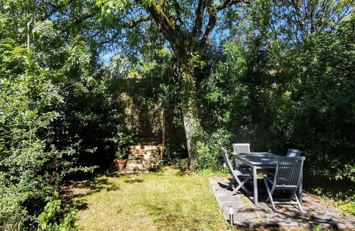 Lunan Cottage | Relax at Maison La Grangette: Pet Friendly with Ocean Views