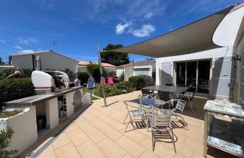Le Bois-Plage-en-Re House | Maison La Rabouillère avec jardin arboré