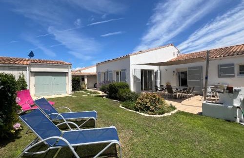 Le Bois-Plage-en-Re House | Maison La Rabouillère avec jardin arboré
