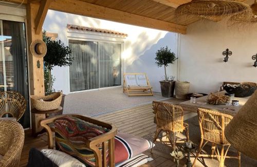 Ghisonaccia House | Oceanfront Bliss at Maison "LA ROSALINDA-2B" Ghisonaccia