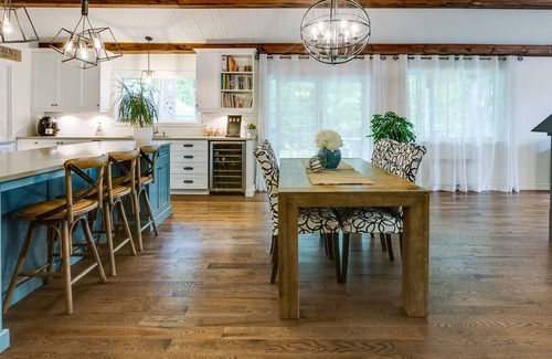 Memphremagog Regional County Municipality House | Discover Maison La Zénitude: Spa & Family-Friendly Retreat