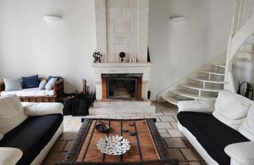 Saint-Jean-de-Liversay Apartment | Experience Maison Laurenza: Eco-Friendly Comfort & Spa