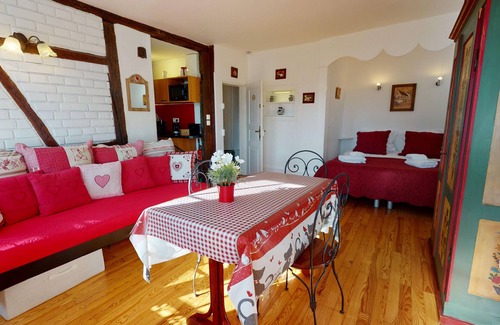 Colmar Centre Ville House | Exceptional Maison le Clos Bartholdi: Family-Friendly Retreat