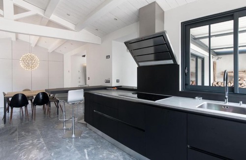 Saint-Martin-de-Re House | Indulge at Maison Le Clos Neraud: Pool & Spa Oasis