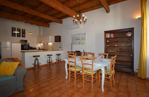 Tarascon House | Family-Friendly Maison Le Neuf Tarascon with Top Ratings