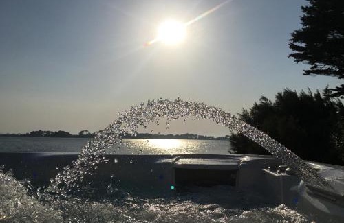 Roscoff House | Beautiful MAISON LES PIEDS DANS L EAU: Oceanfront Oasis
