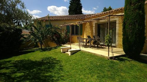 Vedene House | Experience Oceanfront Bliss at Maison les Pins Hotel