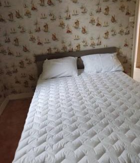 Sainte-Marguerite-d'Elle Ski Chalet | Budget-Friendly Stay at Maison Lison gare for Families & Pets