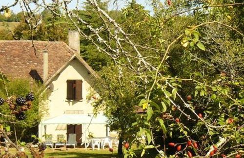 Carlucet House | Bright Maison in Carlucet with Shared Pool & Family Friendly