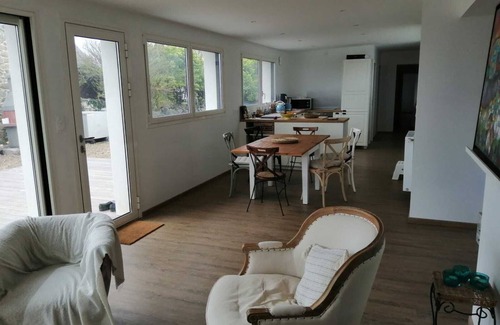 Saint-Mathieu House | Seaside Retreat: Maison Lumineuse with Family-Friendly Amenities