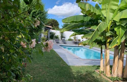 Lagord Bed & Breakfast | Relax at Maison M: Private Room with Pool & Hot Tub