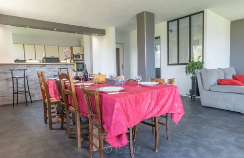 Apremont House | Maison Mado: Scenic Gîte with Pool and Mountain Views