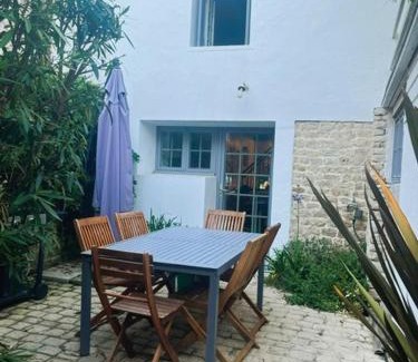 Sainte-Marie-de-Re House | Cozy Maison Magnolia Near the Beach in Sainte Marie de Ré