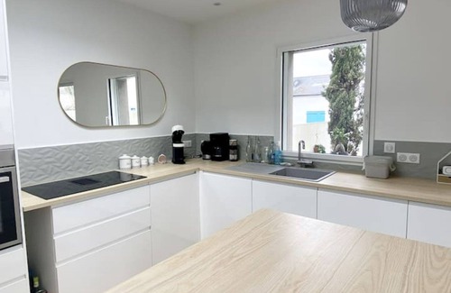 Batz-sur-Mer House | Cozy Retreat at Plage Centrale with Ocean View & Pool
