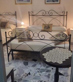 Soverato Marina Bed & Breakfast | Top-Rated Maison Manni' B&B with Breakfast & Kitchen