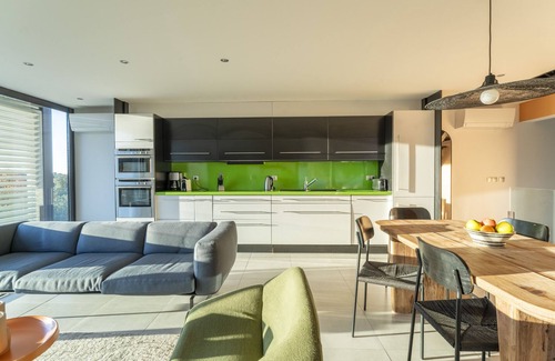 Venasque Villa | Experience MAISON MARC: Villa with Heated Pool & Concierge