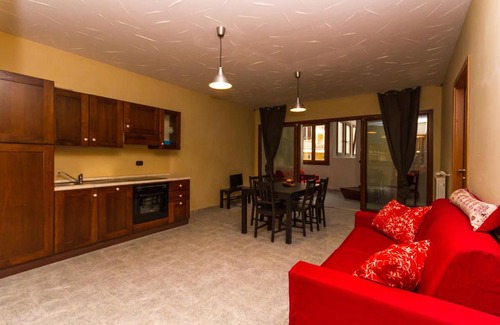 Sauze d'Oulx Apartment | Pet-Friendly Comfort at Maison Mati Living with Breakfast
