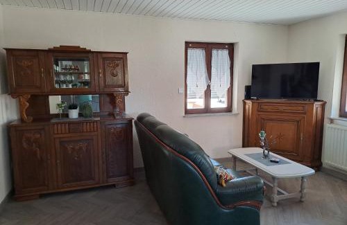 Aschbach House | Top-Rated Maison Maurer: Family-Friendly Retreat Awaits
