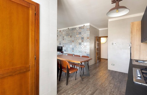 Lecce Apartment | Elegant Maison Mazzini with Kitchen & Breakfast Options