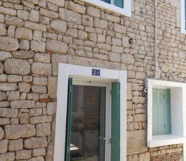 Fontenay-le-Comte House | Cozy Maison Meublée: 2 Bedrooms with Courtyard Bliss