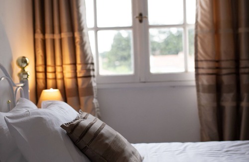 Carcassonne House | Elegant Maison Mignardise - Cité: Rated 9.6, Pool & Spa