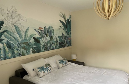 Carcassonne House | Elegant Maison Mignardise - Cité: Rated 9.6, Pool & Spa