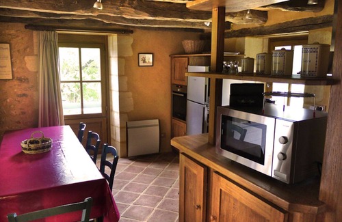 Beynac-et-Cazenac House | Experience Relaxation at Maison Milou with Pool & Spa