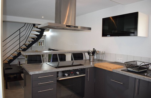 Juillan House | Comfortable Maison Mitoyenne with Family-Friendly Amenities