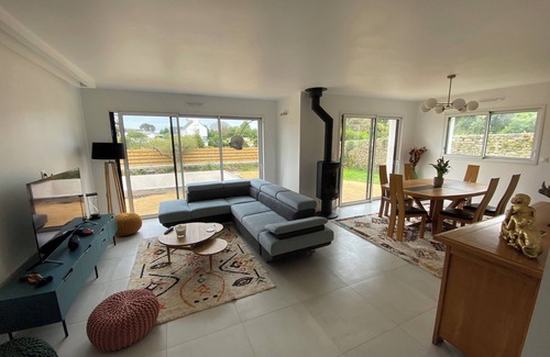 Plobannalec-Lesconil House | Maison Moderne Bourg: Relax by the Pool Near the Sea