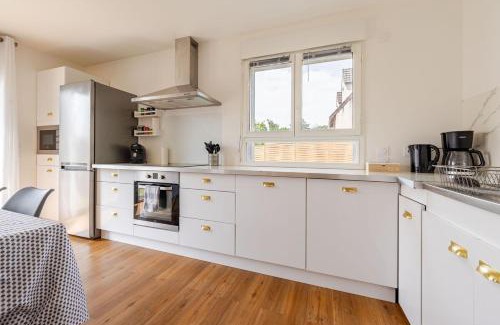 La Grande-Paroisse Villa | Modern and Comfortable Retreat for 7 Guests