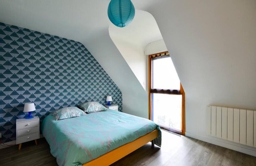 Crach House | Modern Haven Near Beautiful Beaches - Family Friendly Stay