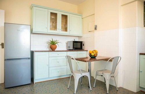 Sommerschield Apartment | Maison Moz: Family-Friendly Retreat with Ocean Views