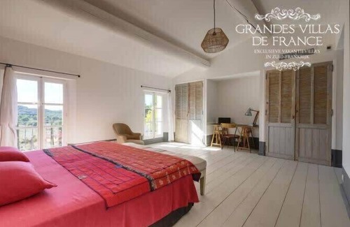 Maussane-les-Alpilles Villa | Maison Noble: Family-Friendly Retreat with Private Pool