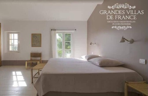 Maussane-les-Alpilles Villa | Maison Noble: Family-Friendly Retreat with Private Pool
