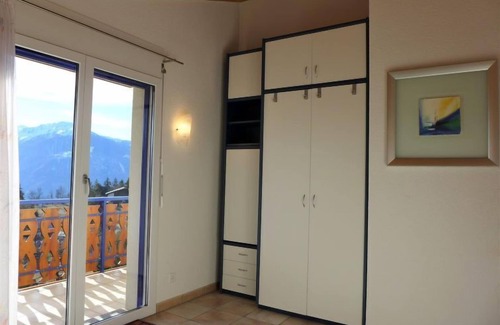 Randogne House | Experience Maison N°35: Pet Friendly & Lake View Retreat