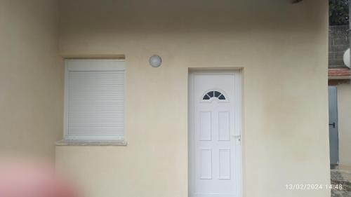 Les Ageux Apartment | Guest Favorite: Maison Neuve in Laos - Pet & Child Friendly