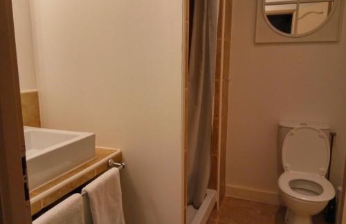 Eymet Apartment | Maison Nº 20: 4-Star Family-Friendly Haven with Breakfast
