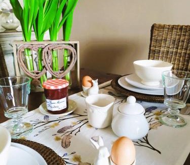 Eymet Apartment | Maison Nº 20: 4-Star Family-Friendly Haven with Breakfast