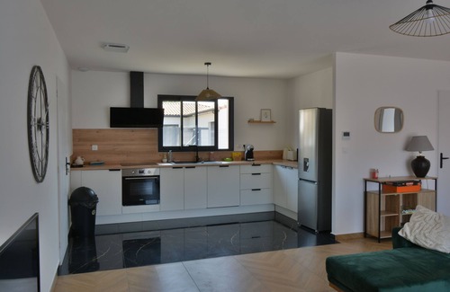 Ruoms Villa | Maison Noé (New Villa) Spacious near the center Fully air-conditioned