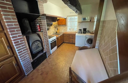 Crosville-la-Vieille House | Cozy Maison Normande à Colombages with Family-Friendly Amenities