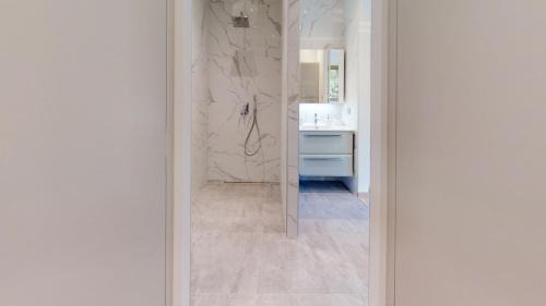 Veigy-Foncenex Apartment | Oceanfront Maison Olivier: Pet-Friendly Retreat with Spa