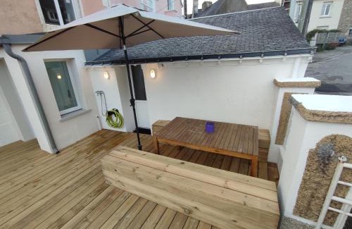 Sene House | Discover Maison Pécheur: Family-Friendly Retreat in Séné