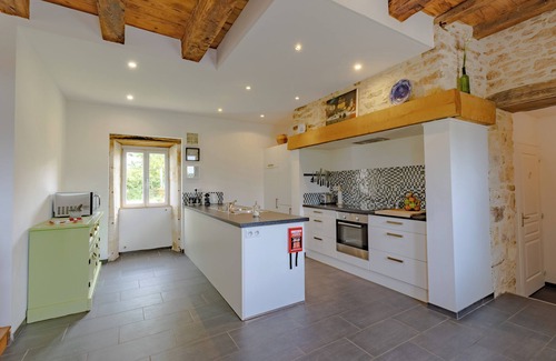 Paulin House | Charming Maison Périgourdine with Pool & Family-Friendly Perks